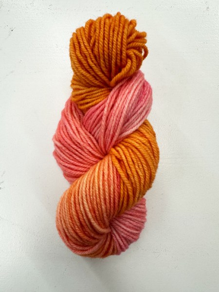 Hand-Dyed-Wool-Bulky-Peach-Sorbet-002