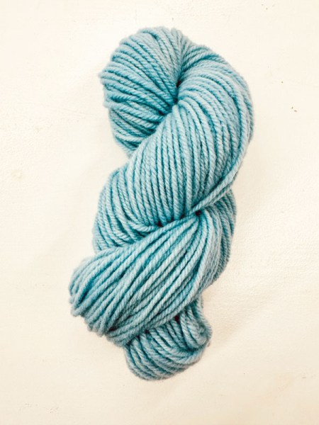 Hand-Dyed-Wool-Bulky-Sky-Blue-002